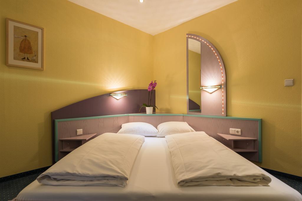פרנקפורט Tagungshotel Hoechster Hof מראה חיצוני תמונה
