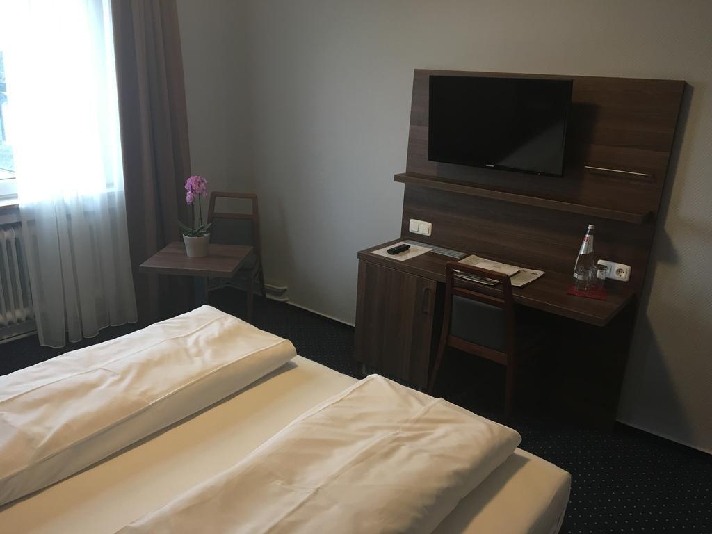 פרנקפורט Tagungshotel Hoechster Hof מראה חיצוני תמונה